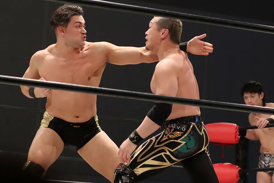 Handsome Jay trading strikes in the ring